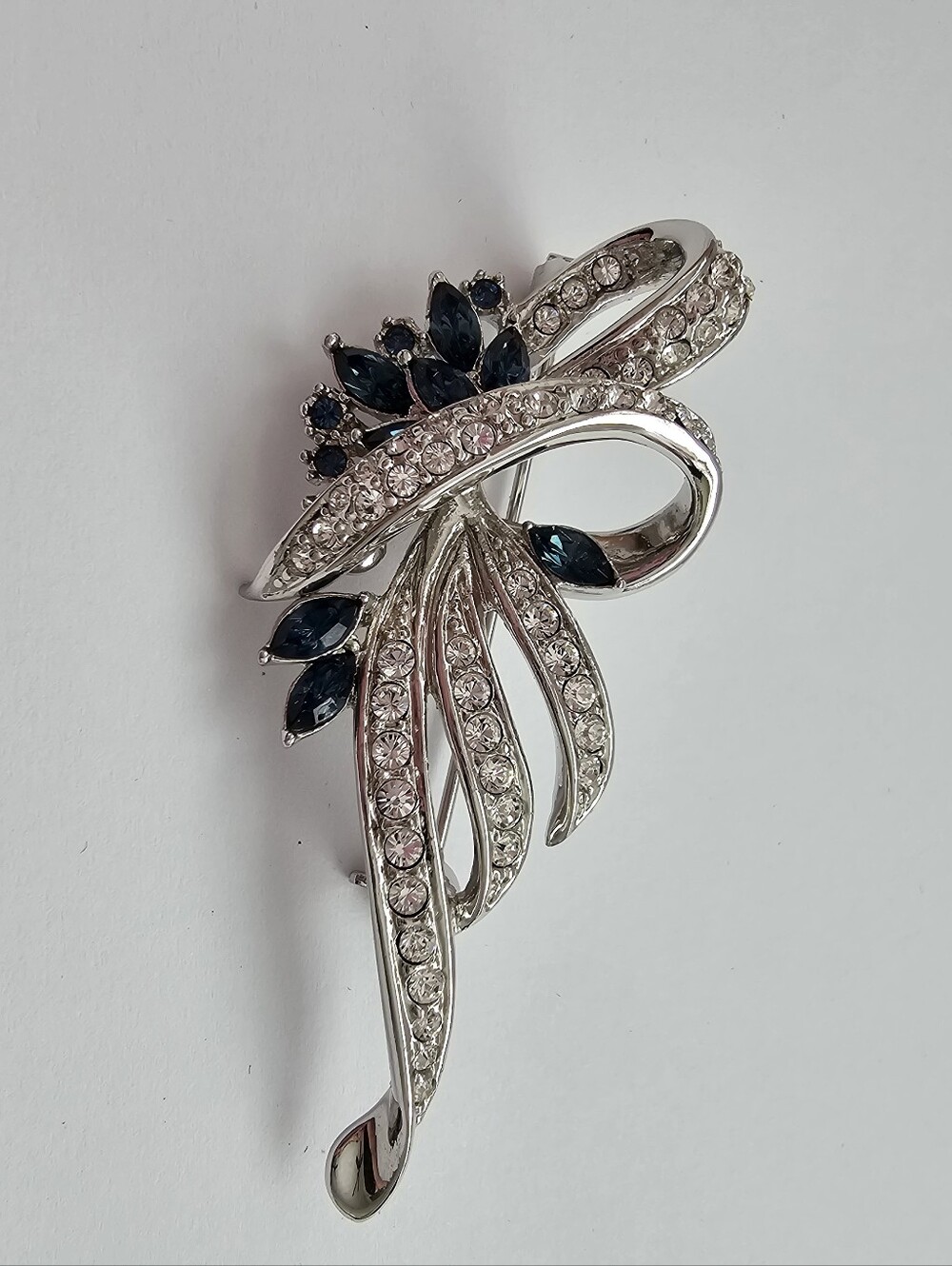 Vintage Silver Tone Blue Marquise & Clear Rhinestone Ribbon Loop Bow Brooch Pin